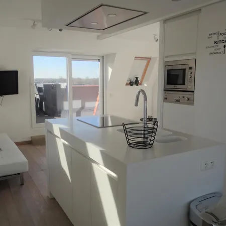 Attic Apartment In Nieuwpoort By Sandy Beaches, Cleaning Included Nieuwpoort